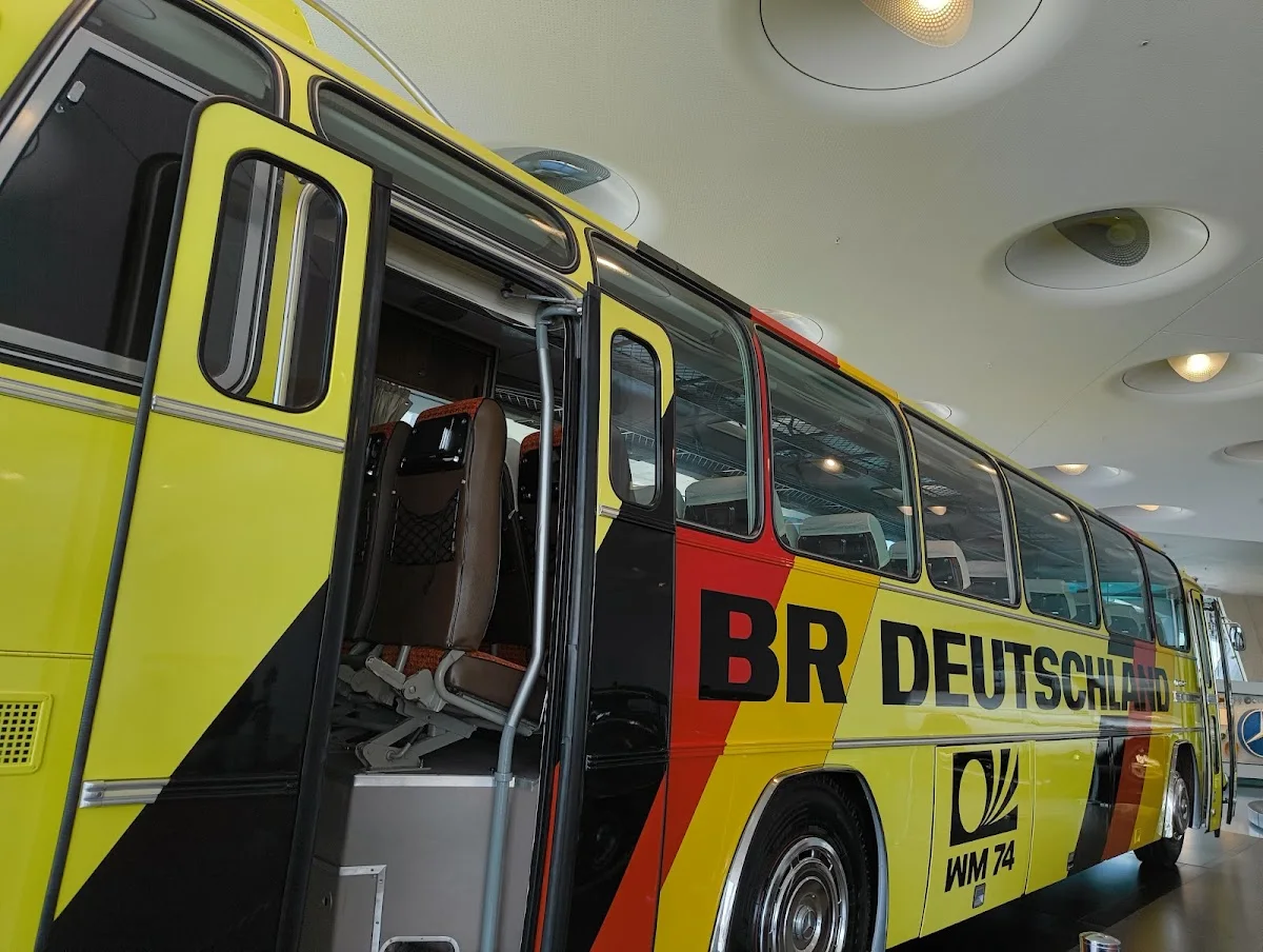 Mercedes-Benz Museum – Besucherfoto: Angela Beckert in Stuttgart, Baden-Württemberg