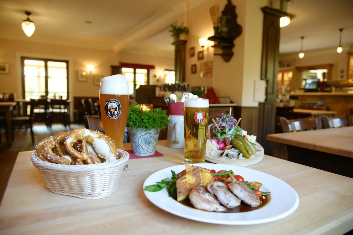 Wirtshaus Zamdorfer Biergarten – Essen und Trinken in München, Bayern