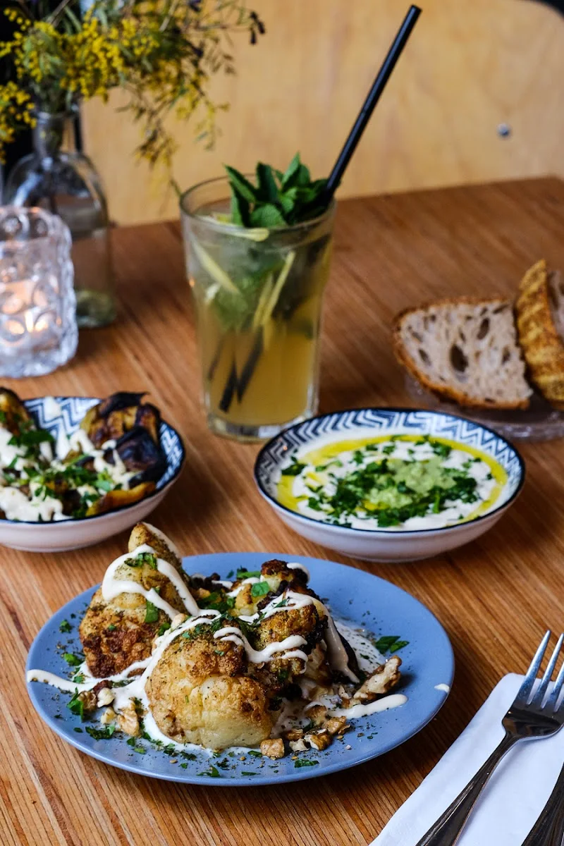 Café Mugrabi – Essen und Trinken in Berlin
