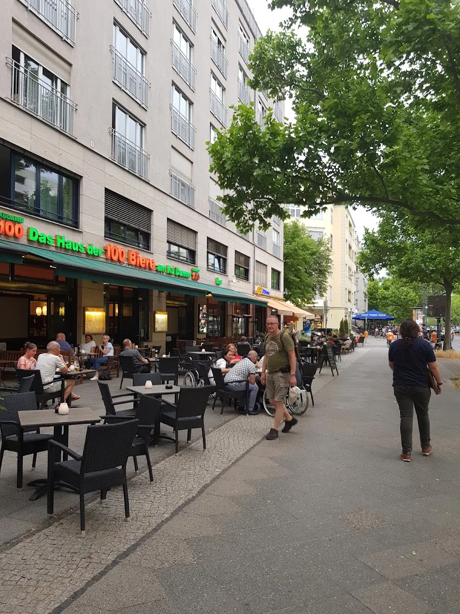 Das Haus der 100 Biere -Deutsches Restaurant und Bar – Atmosphäre in Berlin