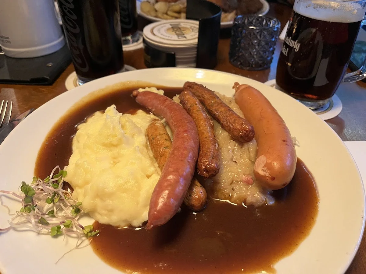 Das Haus der 100 Biere -Deutsches Restaurant und Bar – Sauerkraut in Berlin