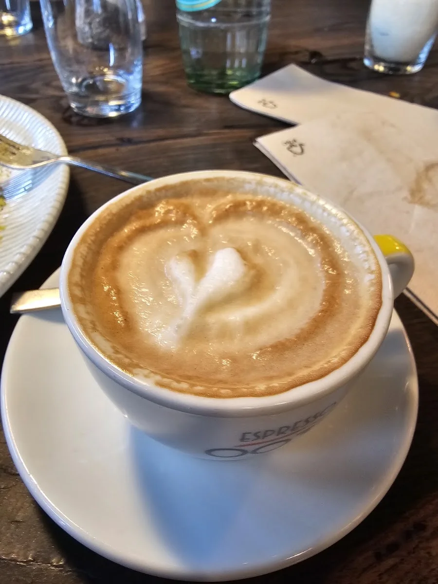 Zampano Pizza & Pasta – Cappuccino in Frankfurt am Main, Hessen
