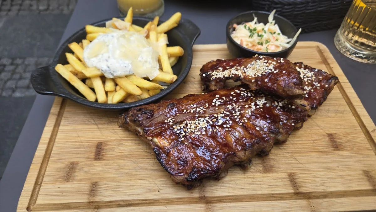 Upper Grill & Bar – Rippchen in Berlin