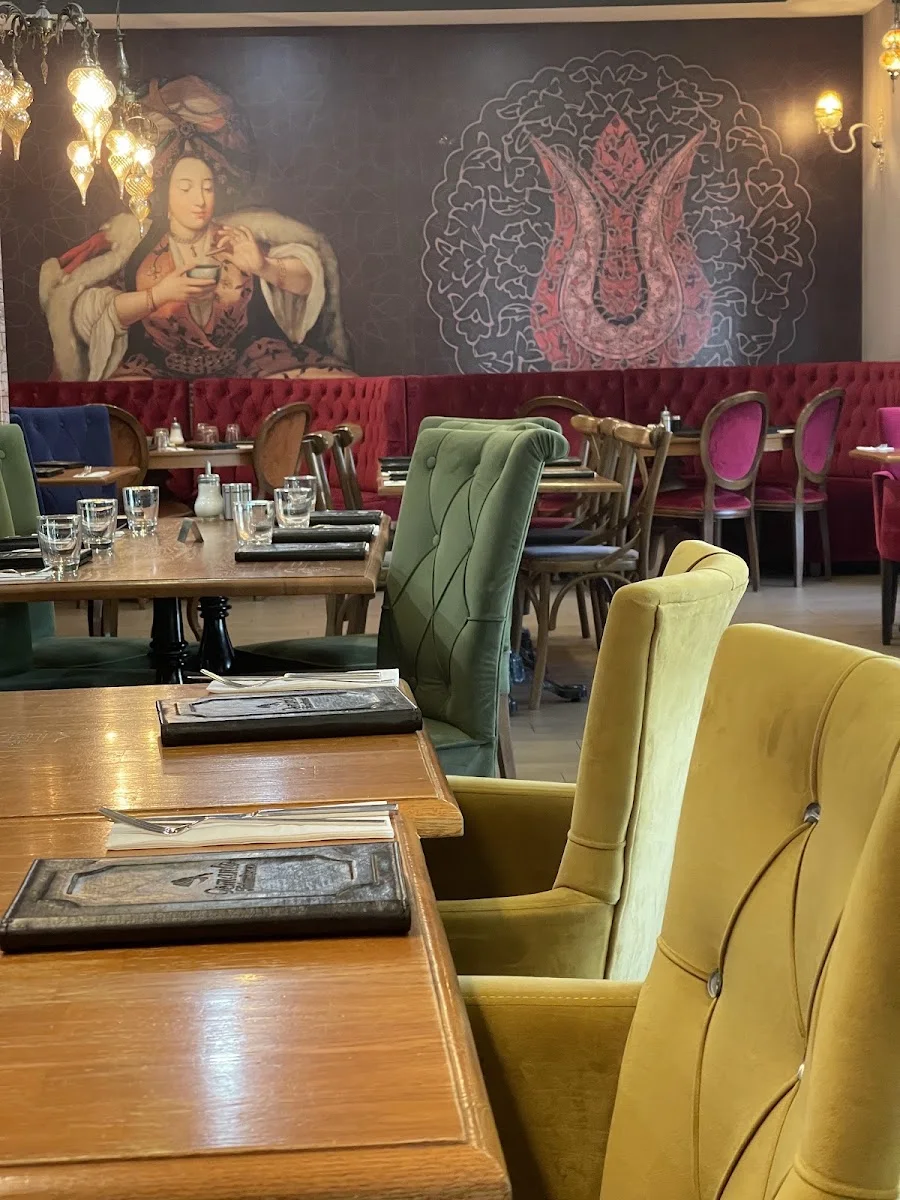 Osmanlı Tulumbacısı Cafe & Restaurant – Atmosphäre in Stuttgart Zuffenhausen, Baden-Württemberg