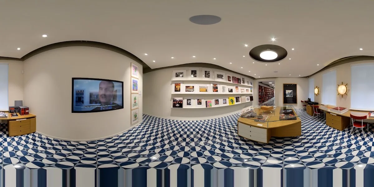 TASCHEN Store Berlin – Street View & 360°-Fotos in Berlin