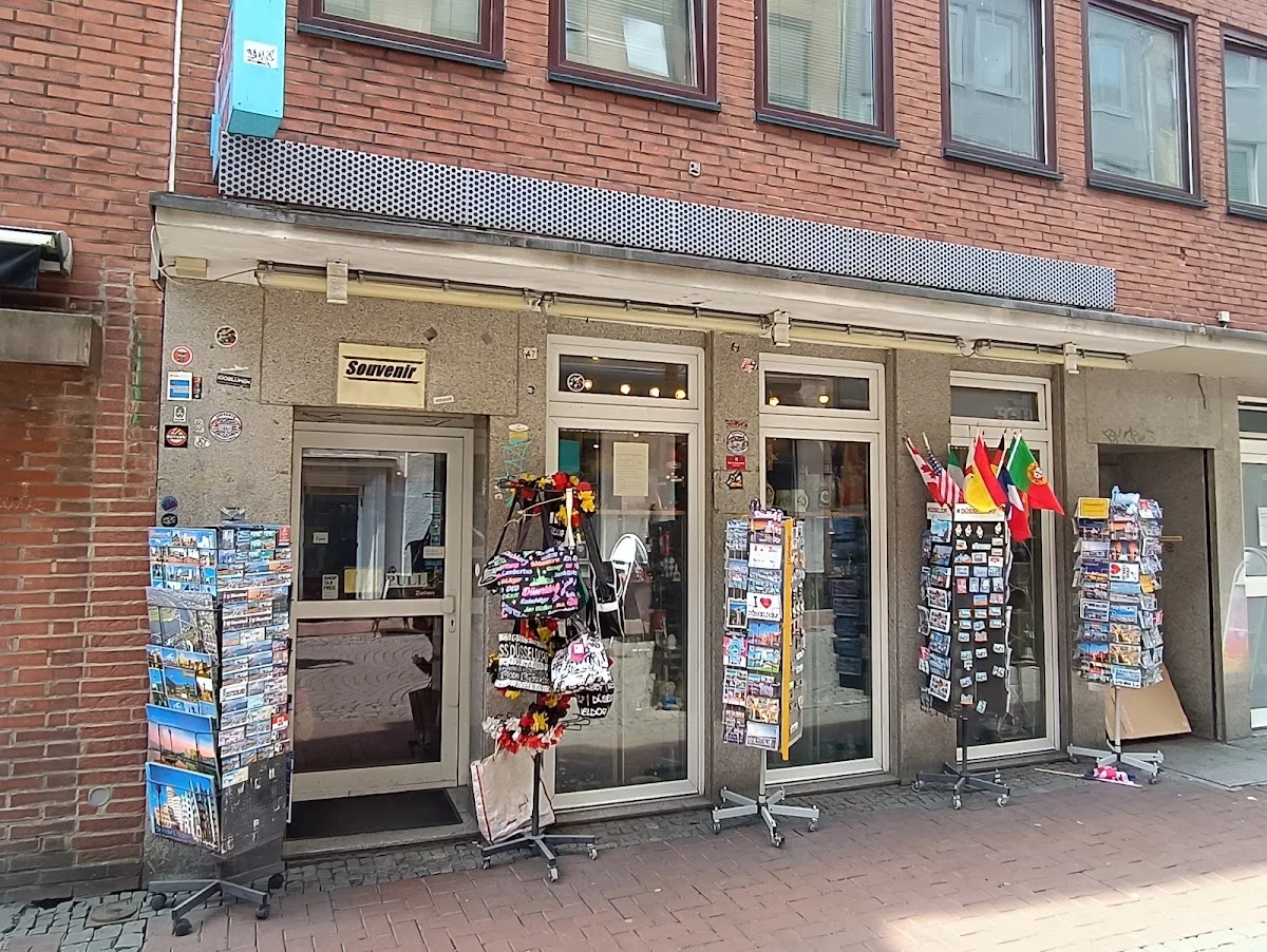 Souvenir-Düsseldorf – Besucherfoto: Christian „Rhinewalker“ in Düsseldorf, Nordrhein-Westfalen
