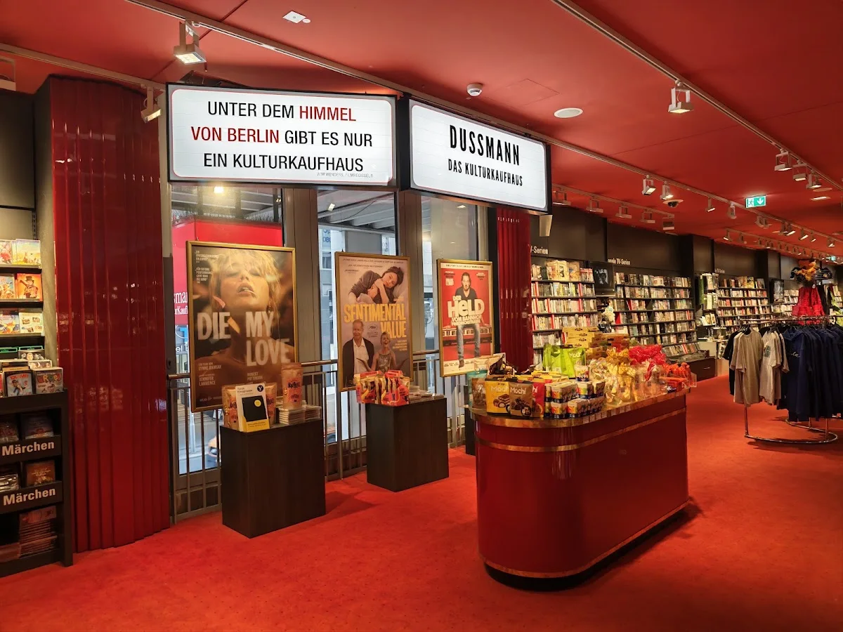 Dussmann das KulturKaufhaus – Innenansichten in Berlin