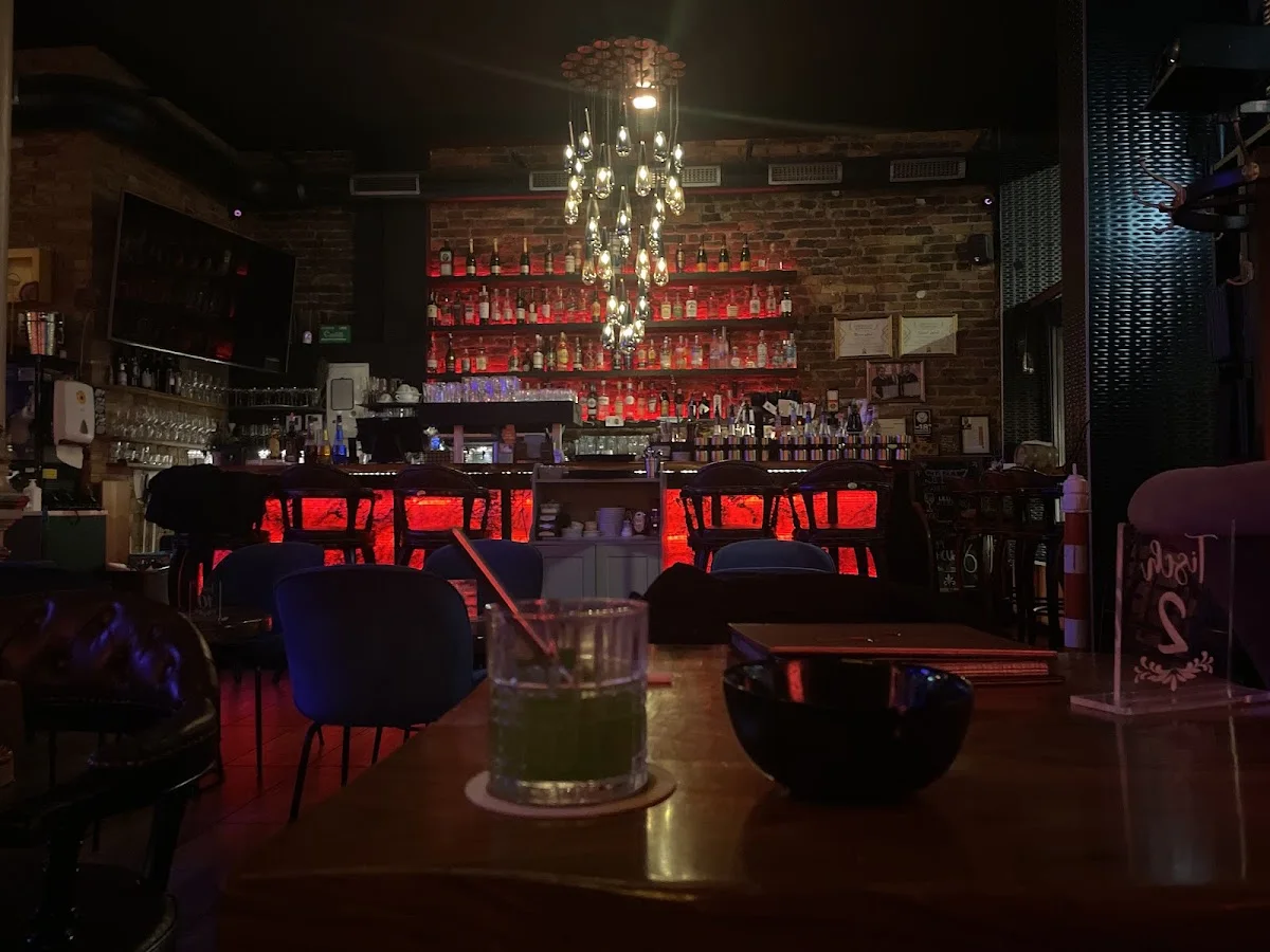 Nekos Café Bar – Atmosphäre in Frankfurt am Main, Hessen