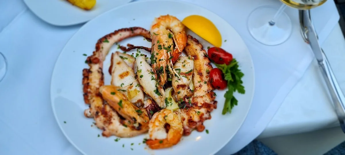 Parthenon – Essen und Trinken in Frankfurt am Main, Hessen