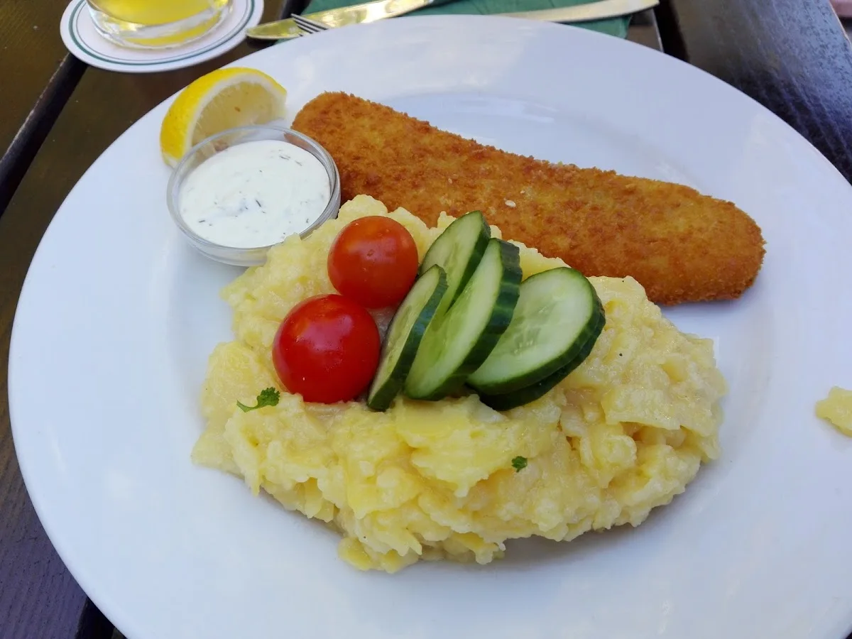 Neckarbiergarten – Schnitzel in Stuttgart, Baden-Württemberg