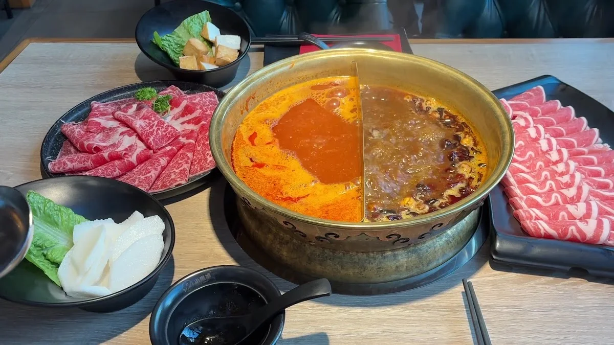 小尾羊 Little Lamb 杜塞尔多夫 – Restaurant mit asiatischem Fondue (Feuertopf) in Düsseldorf, Nordrhein-Westfalen