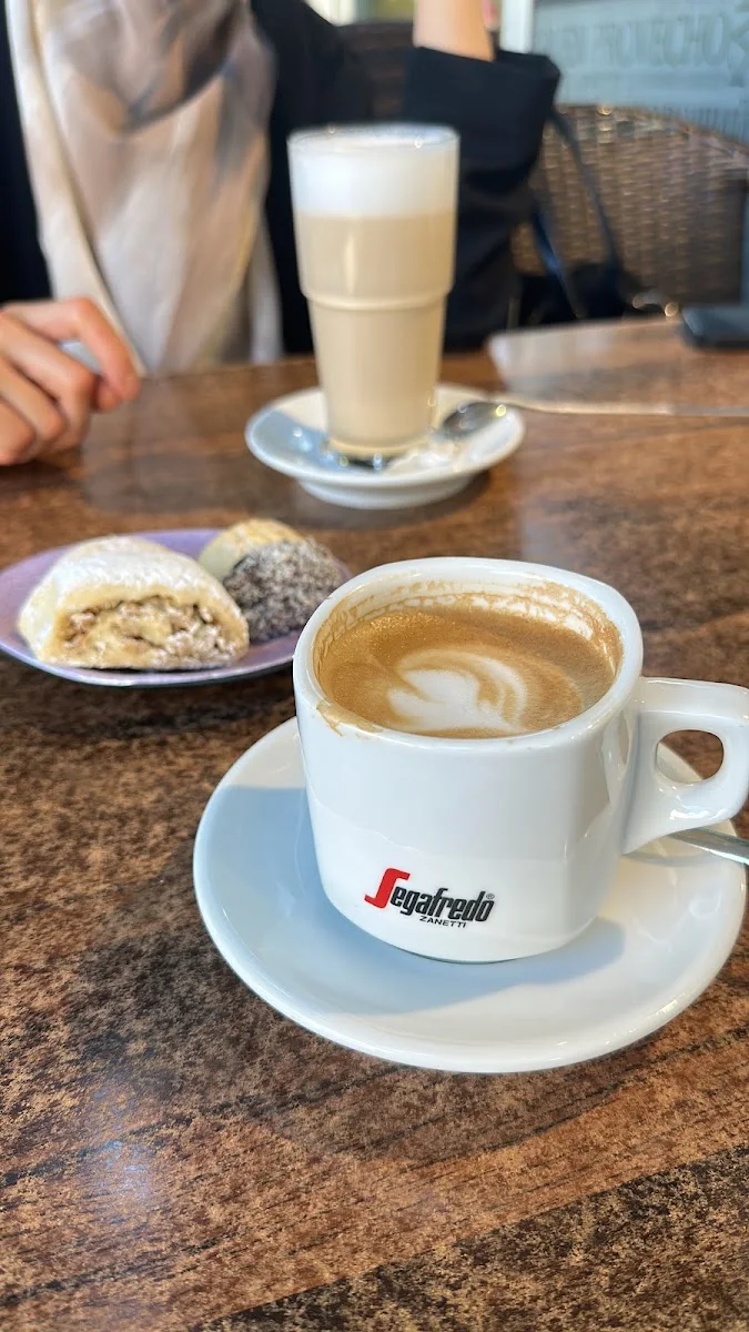 La Femme – Cappuccino in Berlin