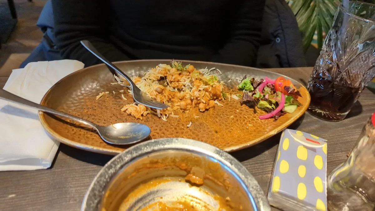 SVAAdish Hoheluft – Curry in Hamburg