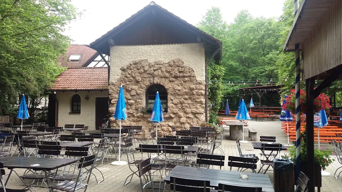 Waldschänke Brückkanal – Biergarten in Feucht, Bayern