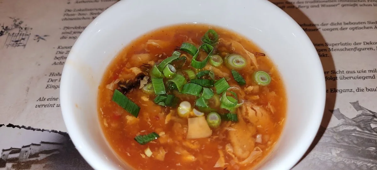 Royal Gourmet – Sauer-scharf-Suppe in Berlin