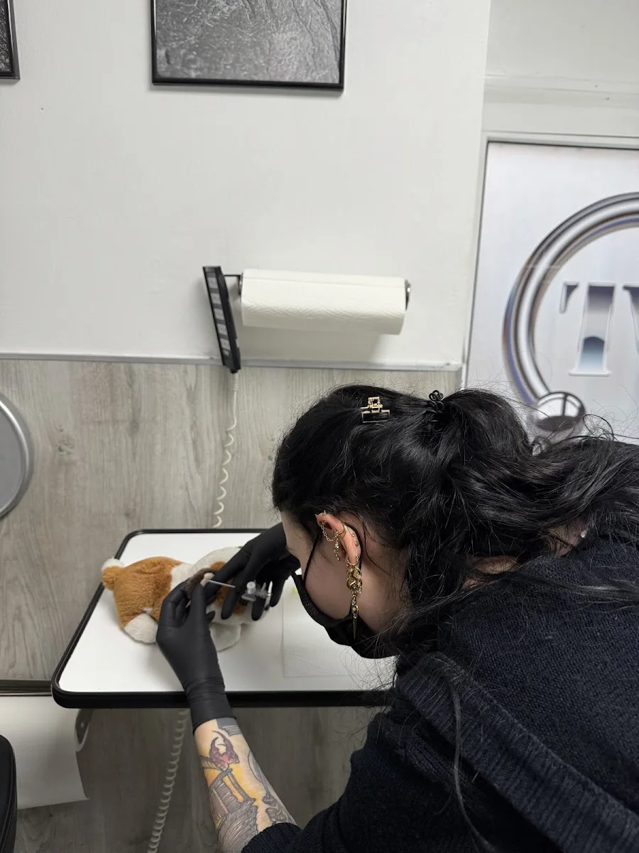 Tempel München Piercing & Tattoo – Besucherfoto von Beatrix Süß in München, Bayern