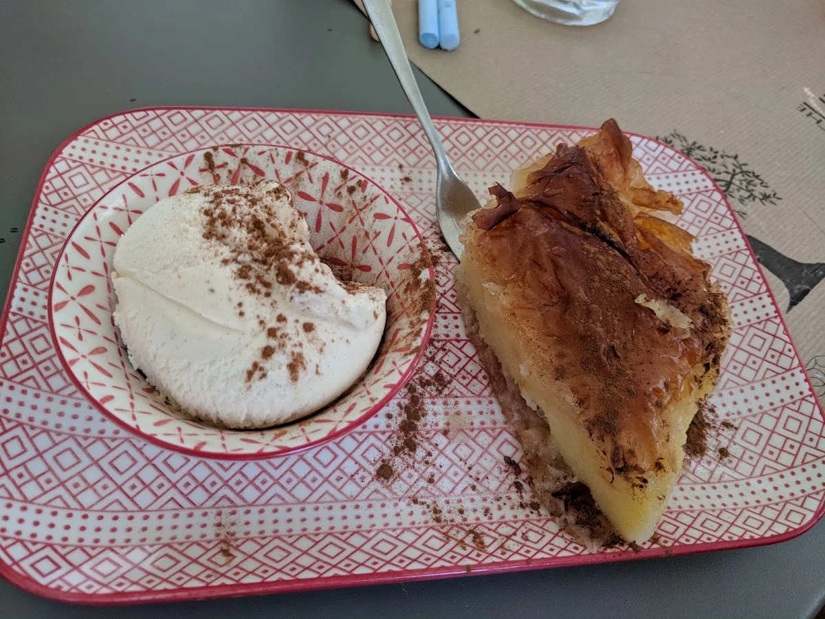 The Little Greek Taverna – Apfelkuchen in Stuttgart, Baden-Württemberg