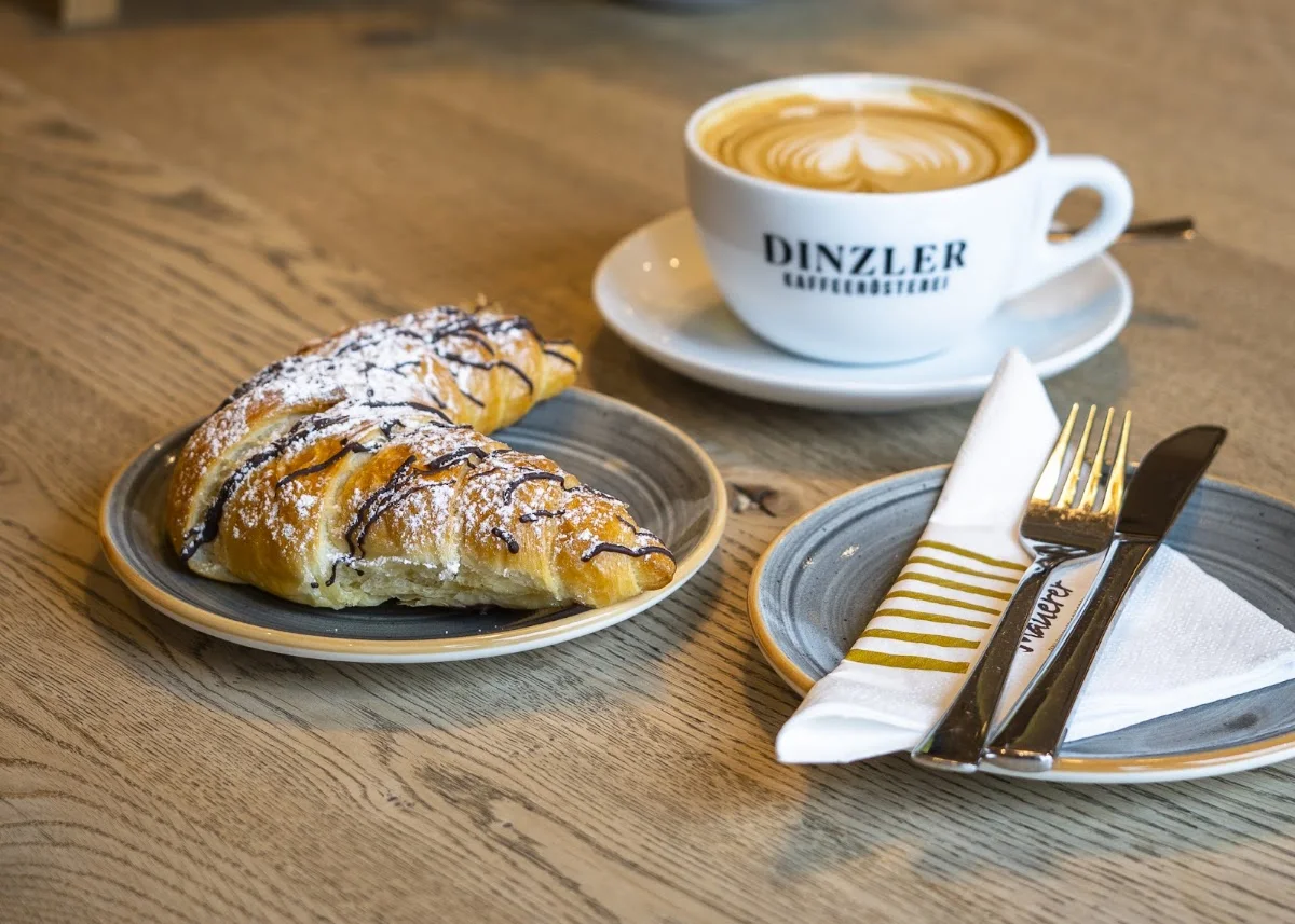 Cafe & Bäckerei Mauerer - Schillerstraße – Kaffee in München, Bayern