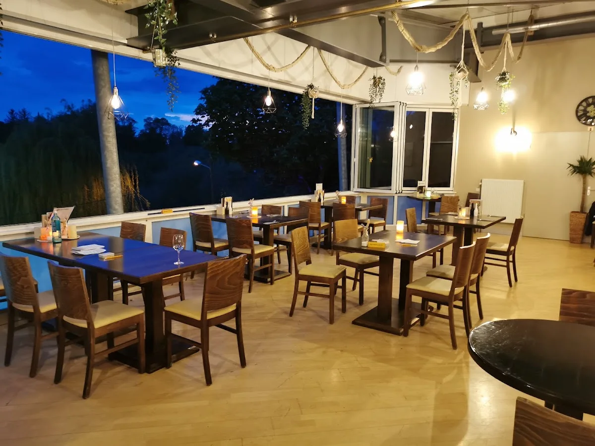 Restaurant & Biergarten Bootshaus Bürgel - Offenbach am Main – Atmosphäre in Offenbach am Main, Hessen