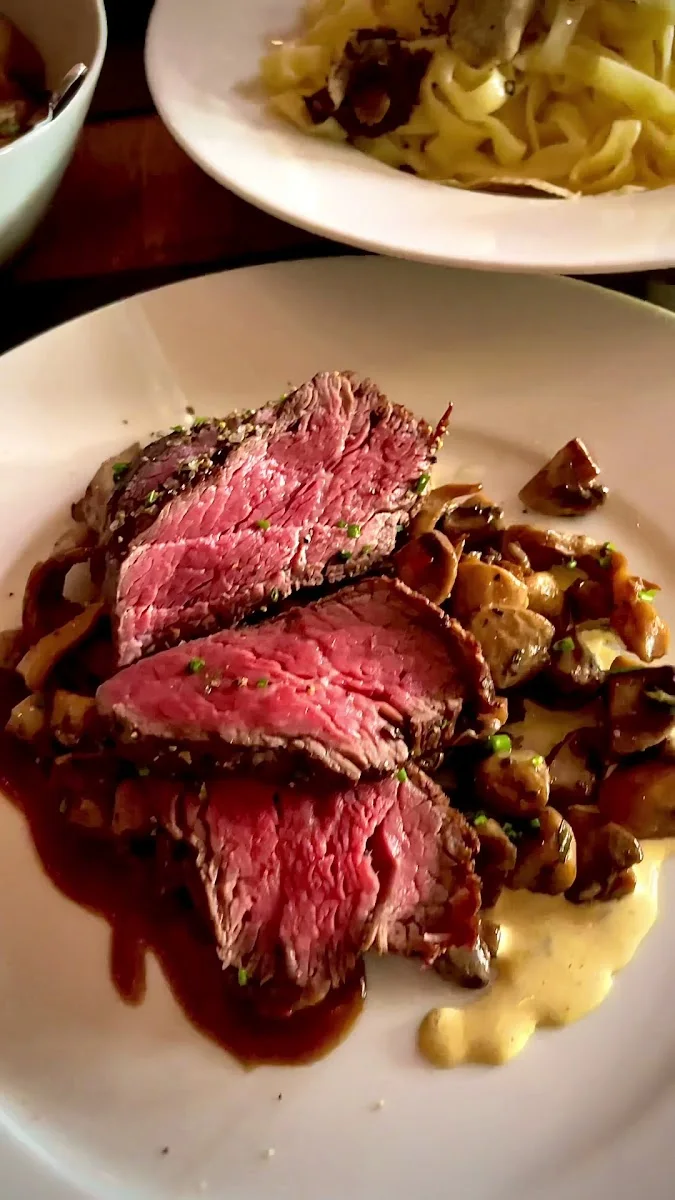Henny's Restaurant & Events – Restaurant in Hamburg