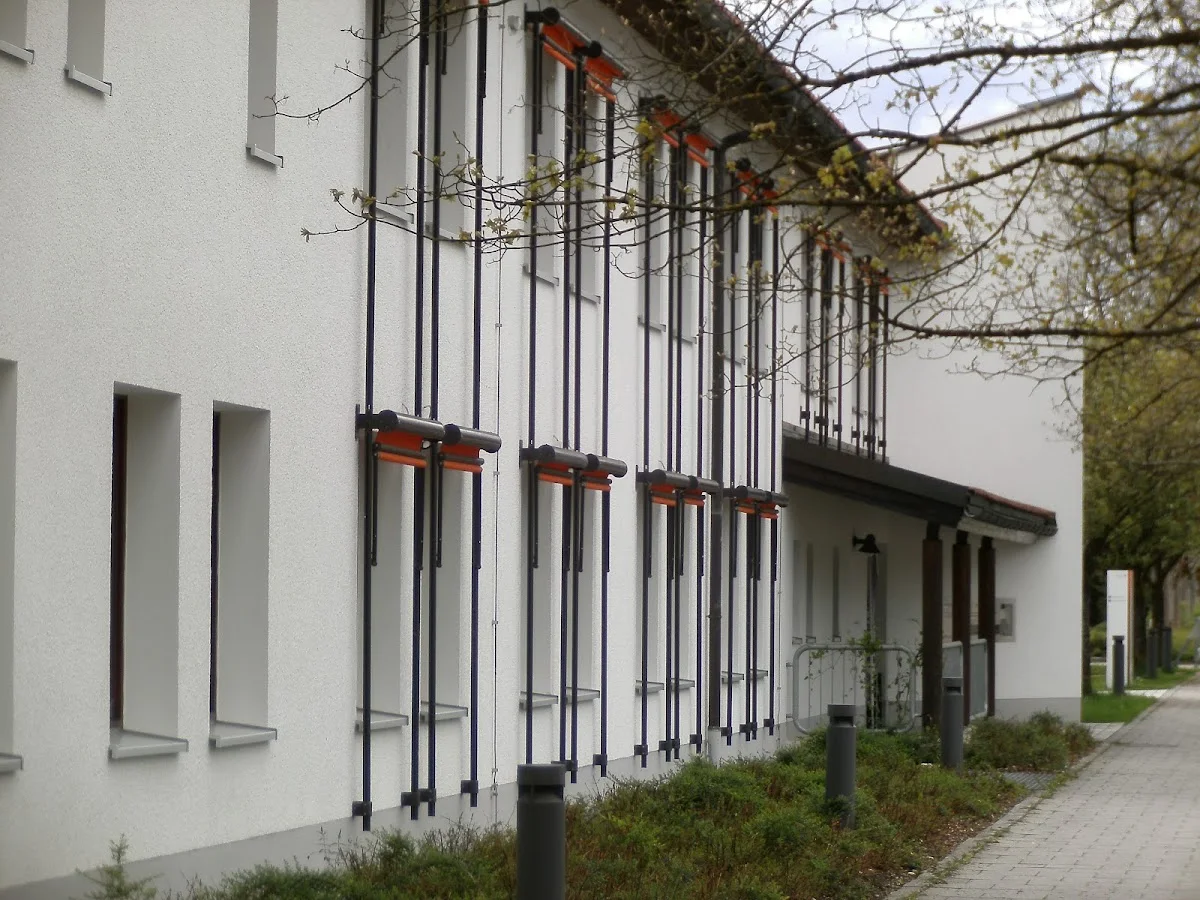 Kfz-Zulassungsstelle Landratsamt München – Außenbereich in Grasbrunn, Bayern
