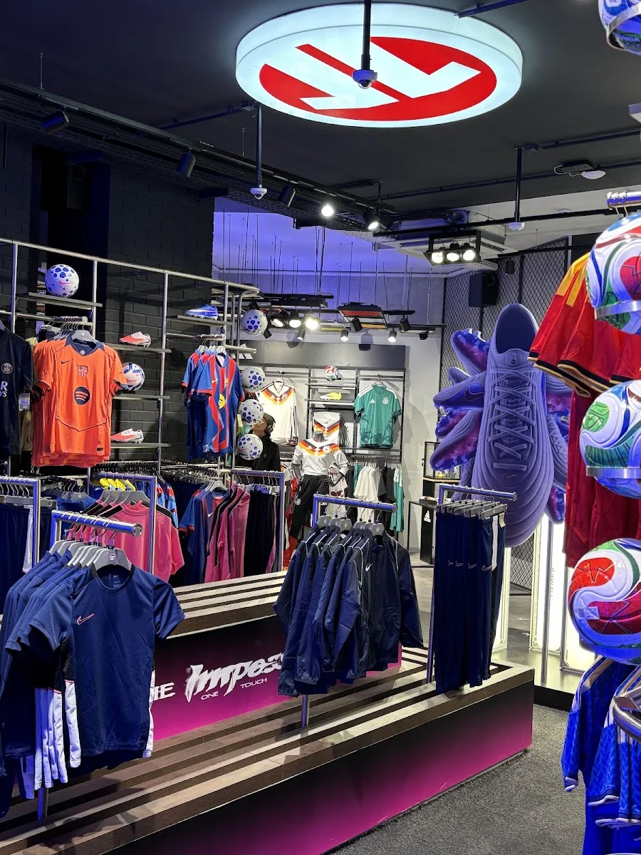 11teamsports Flagship Store Berlin – Besucherfoto: Mark H. in Berlin