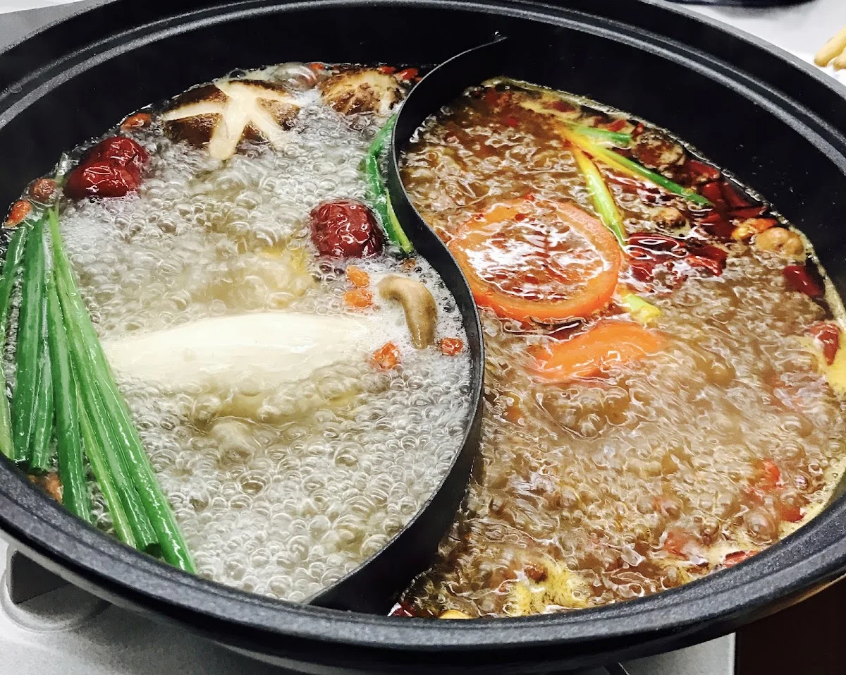 Chois Hotpot & Lounge – Essen und Trinken in München, Bayern