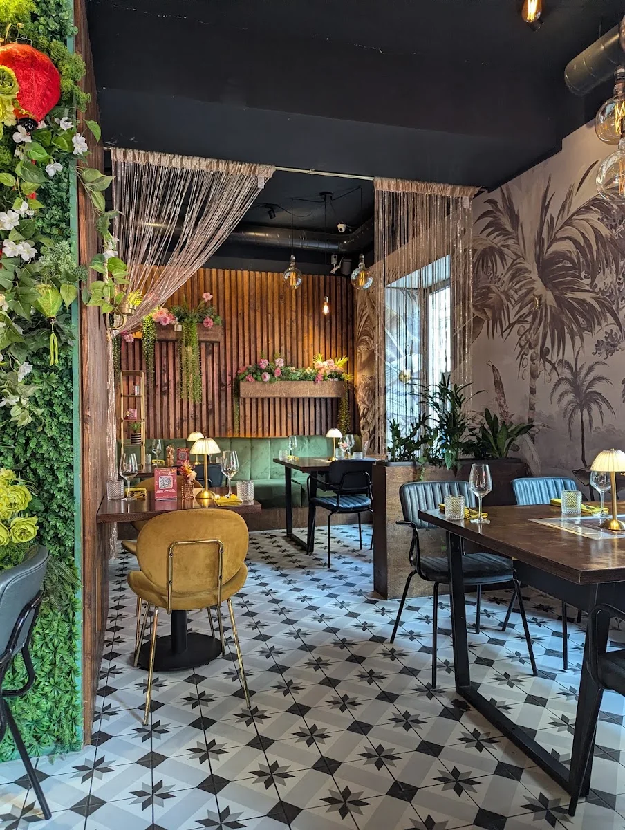 MAUI - Hawasian & Vietnamese Restaurant | München Nymphenburg – Atmosphäre in München, Bayern