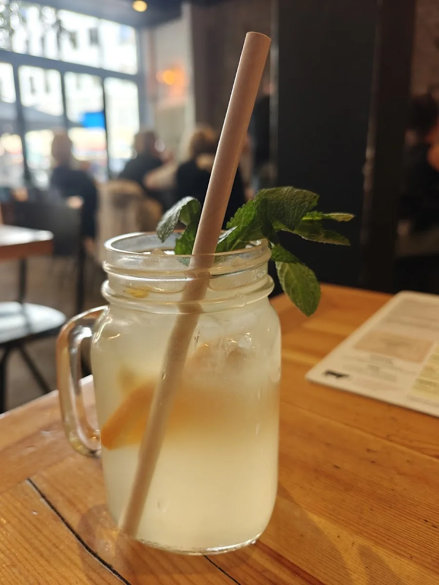 DER FETTE BULLE – Kracherl in Frankfurt am Main, Hessen