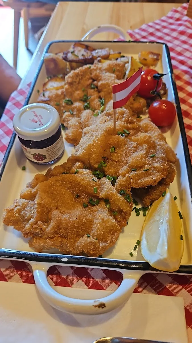 Zwutschkerl Alm, original östereichische Schmankerl – Wiener Schnitzel in Norderstedt, Schleswig-Holstein