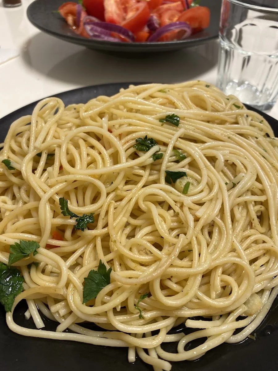 è la Vita – Ristorante e Pizzeria – Spaghetti in Stuttgart Weilimdorf, Baden-Württemberg