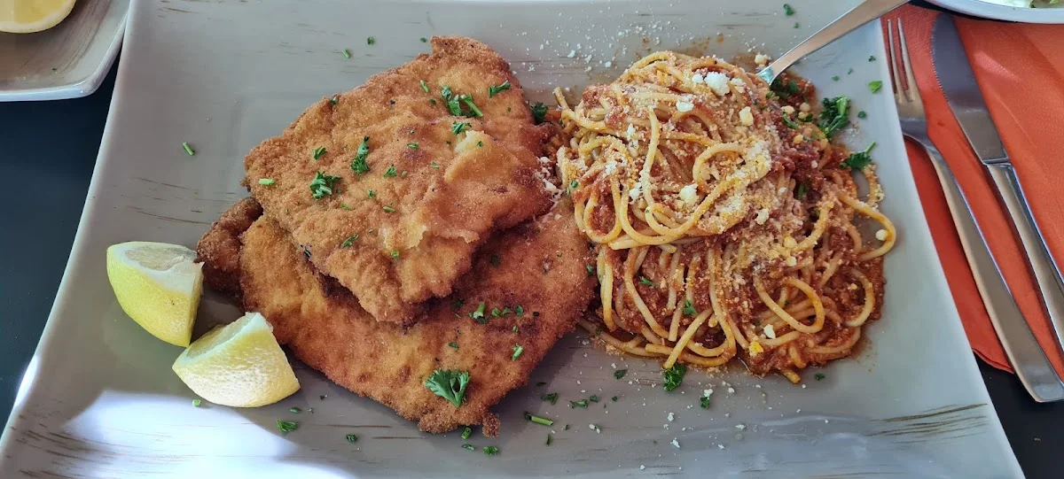 è la Vita – Ristorante e Pizzeria – Schnitzel in Stuttgart Weilimdorf, Baden-Württemberg