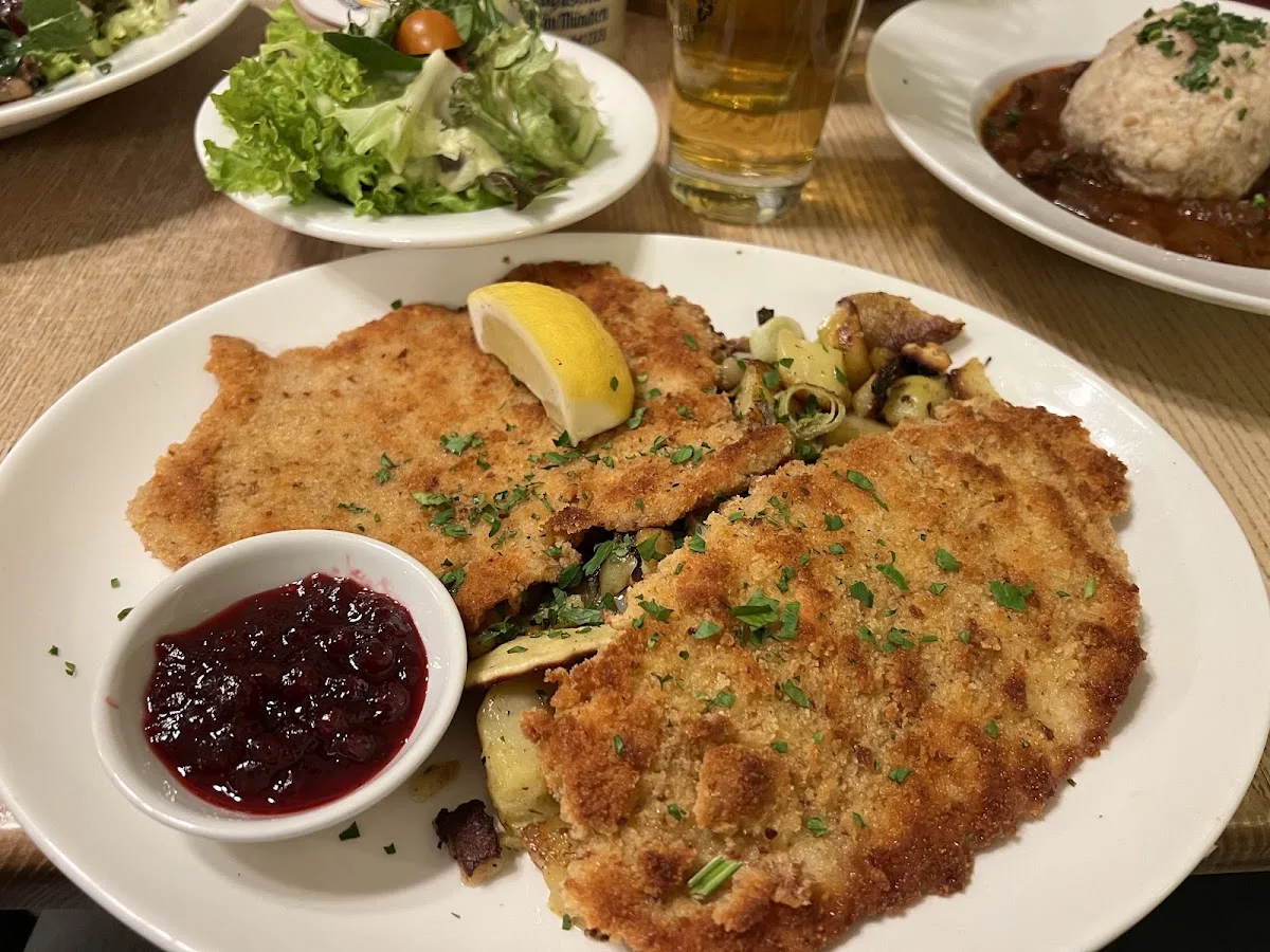 ‘s Truderinger Wirtshaus – Schnitzel in München, Bayern