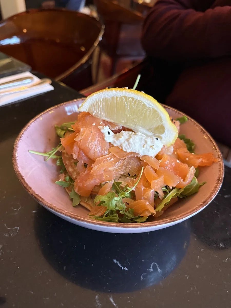YADA YADA "breakfast club" – Räucherlachs in Berlin