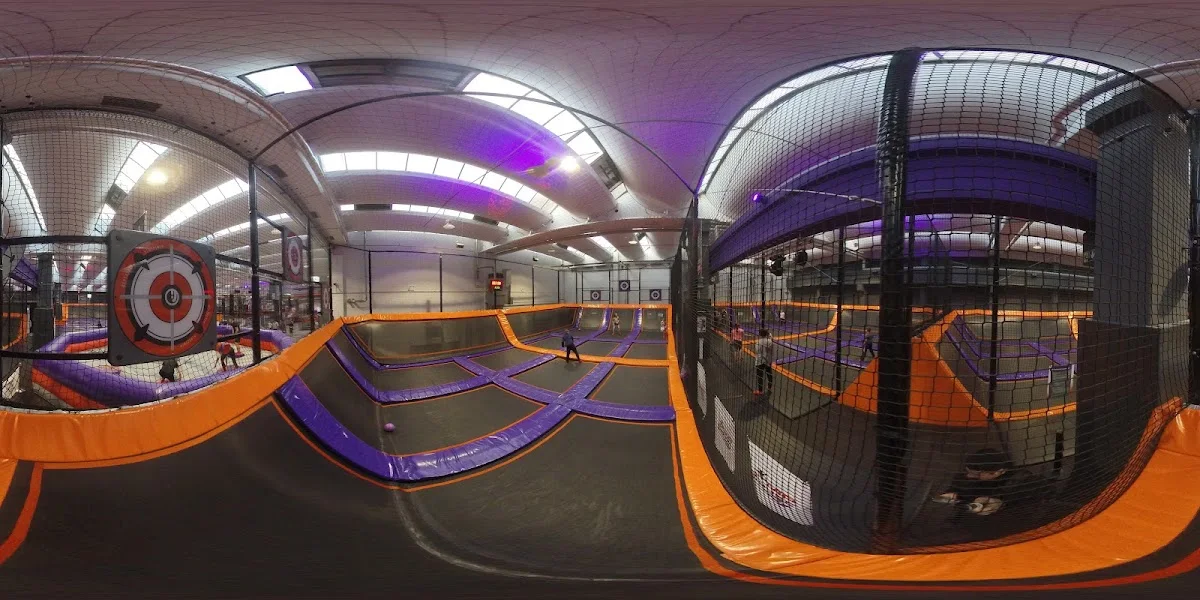 JUMP House Köln – Street View & 360°-Fotos in Köln, Nordrhein-Westfalen