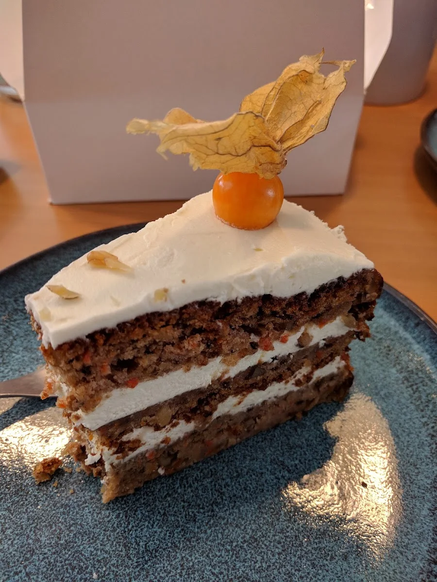 Eaton Place Café und Tearoom – Rüeblitorte in Hamburg