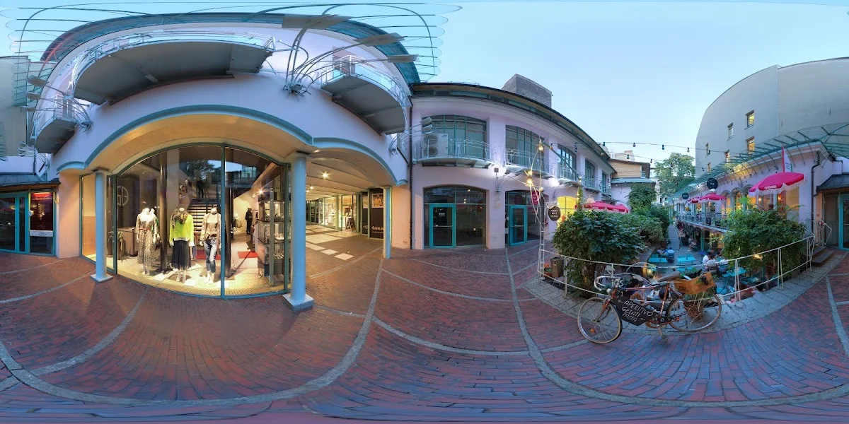 Die Hackeschen Höfe – Street View & 360°-Fotos in Berlin