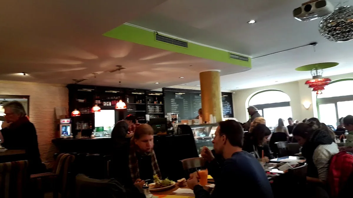 Cafe Königin 43 – Atmosphäre in München, Bayern