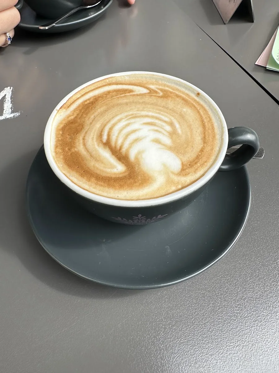 Cafe Königin 43 – Cappuccino in München, Bayern