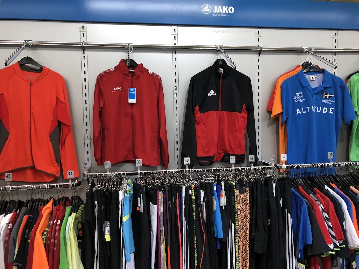 Sportmarken Outlet Wiedemann GmbH – Besucherfoto: u. g. in Augsburg, Bayern