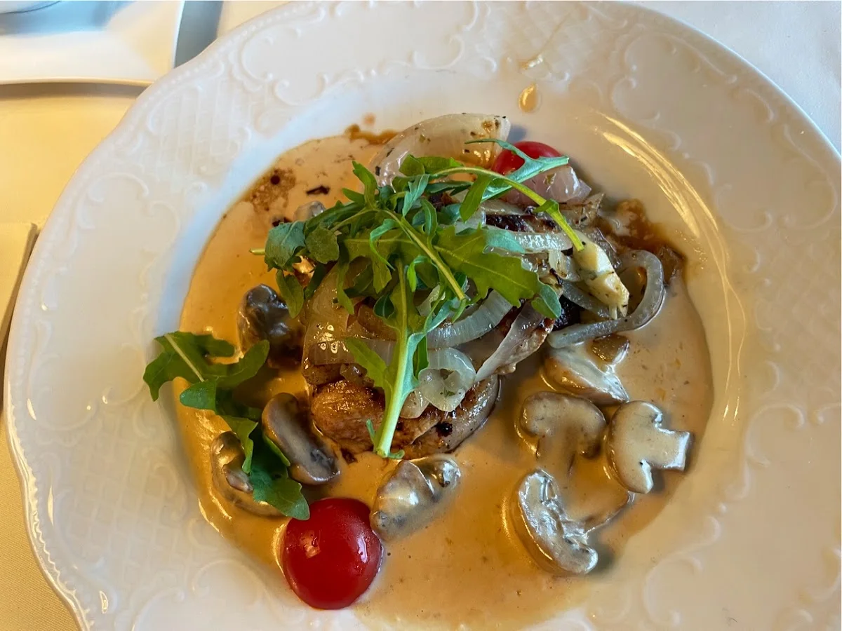 Captain's Dinner – Restaurant in Hamburg