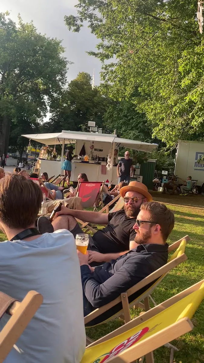 Biergarten am Aachener Weiher – Atmosphäre in Köln, Nordrhein-Westfalen