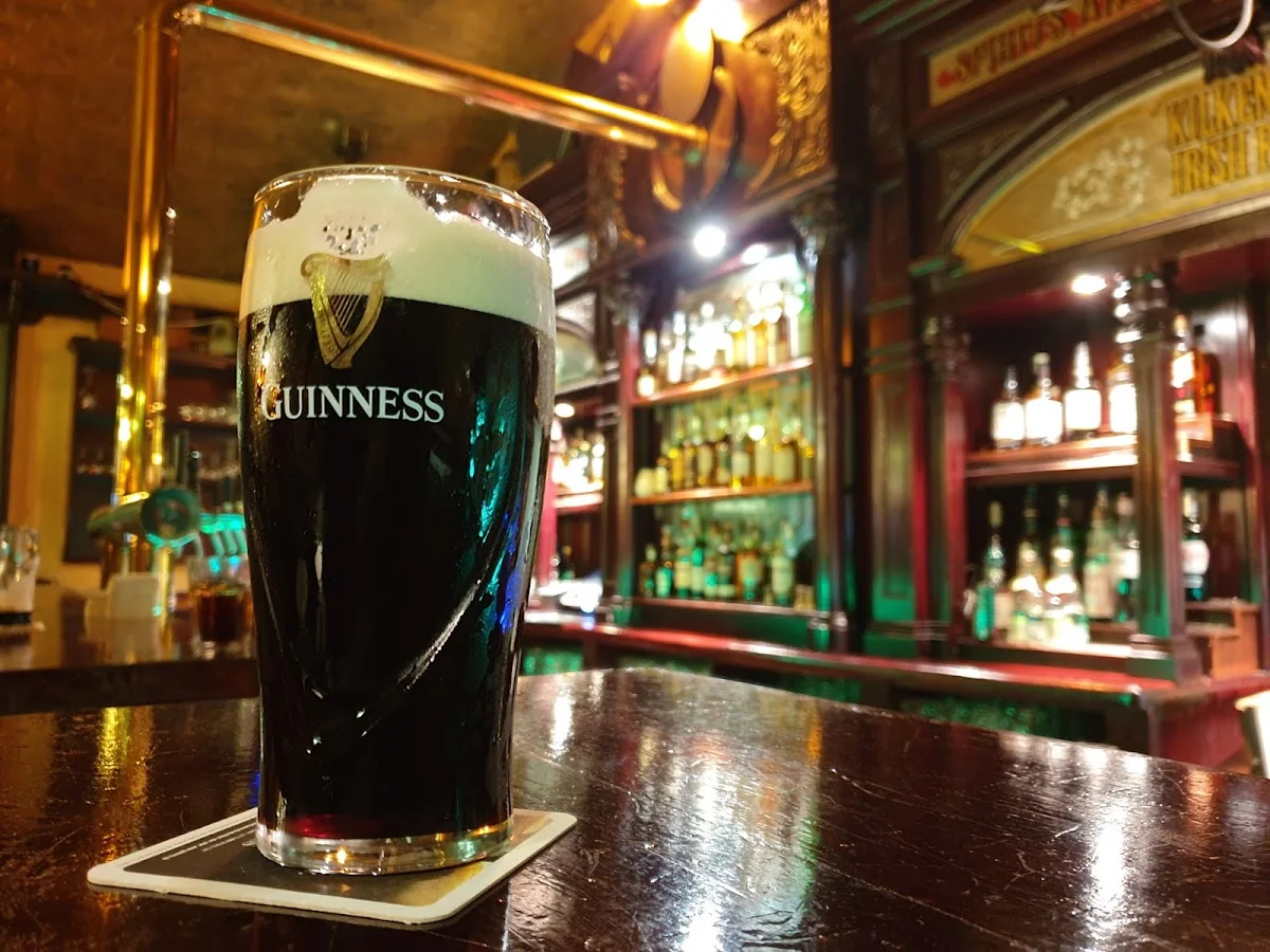 Kilkenny Irish Pub – Essen und Trinken in Berlin