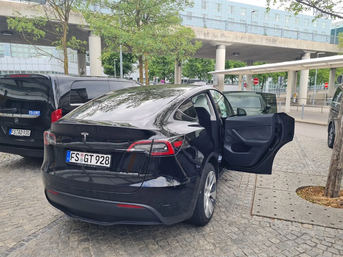 Samuelz® Executive Chauffeur Service Munich – Besucherfoto von Sandy Harnisch in Unterföhring, Bayern