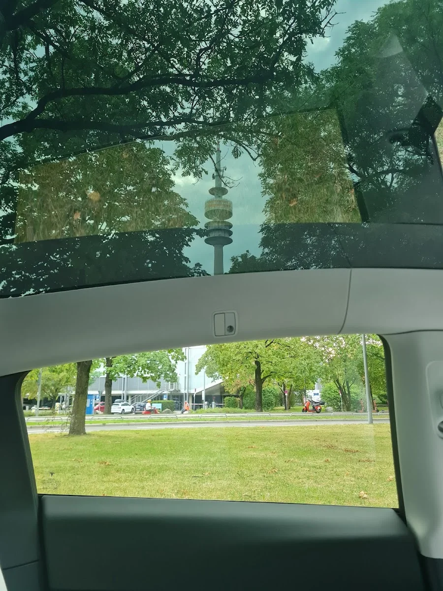 Samuelz® Executive Chauffeur Service Munich – Besucherfoto von Sandy Harnisch in Unterföhring, Bayern