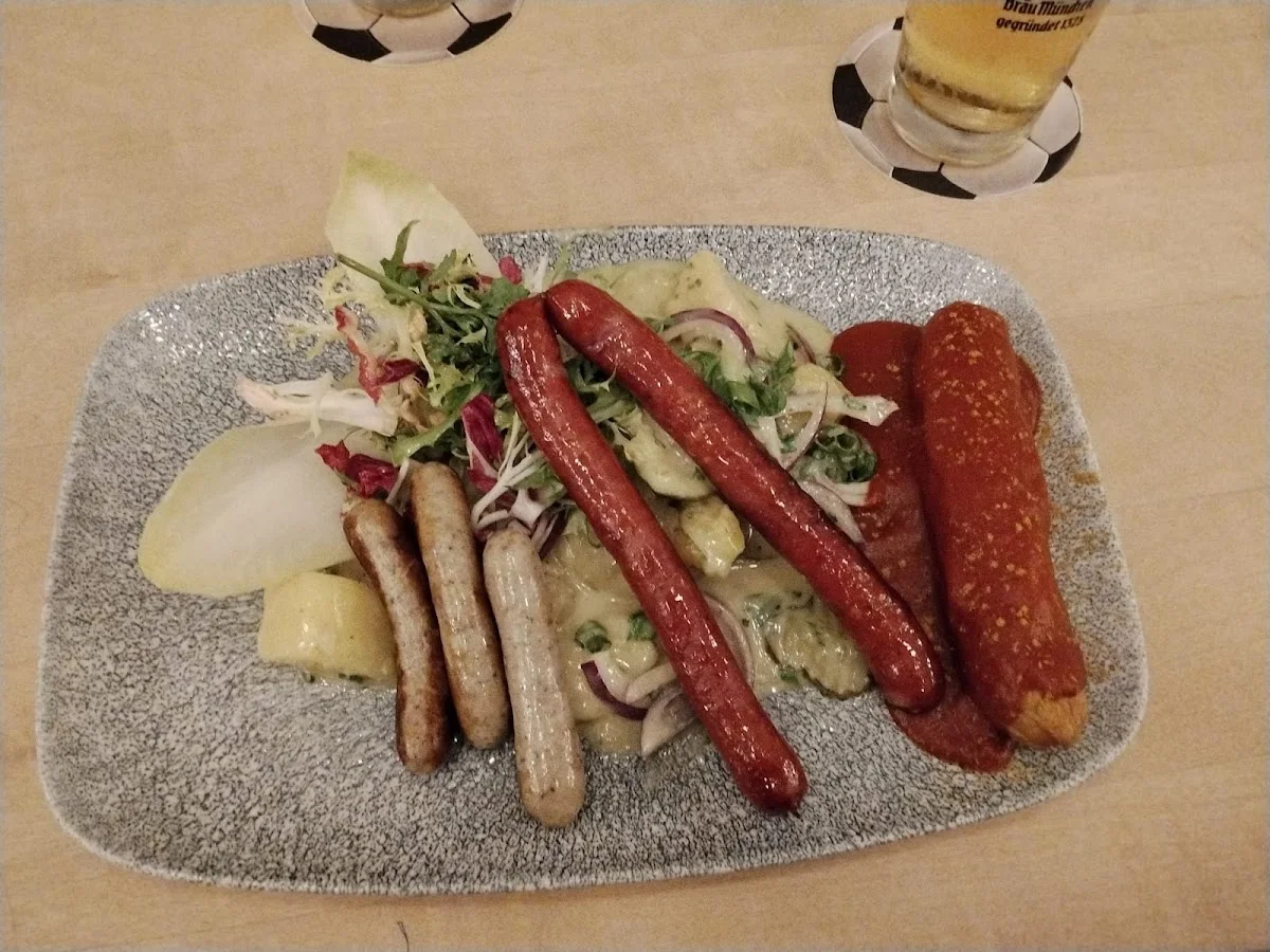 Zollpackhof – Bratwurst in Berlin