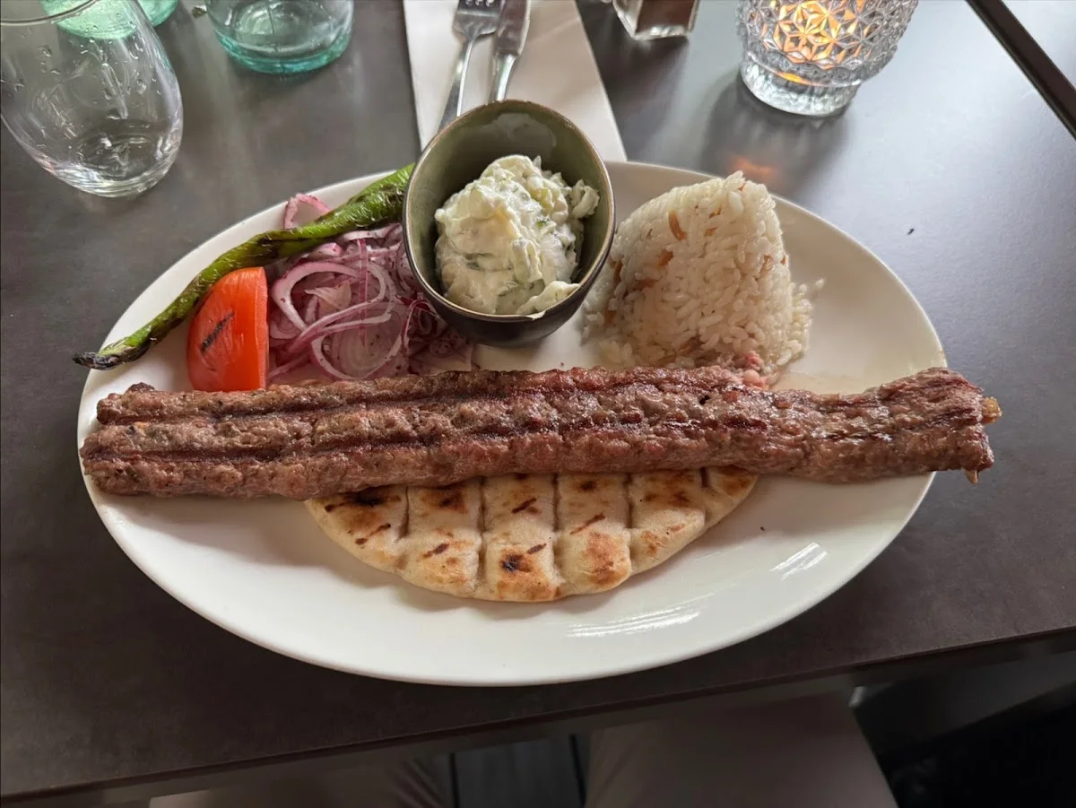 MYRA Restaurant – Souvlaki in München, Bayern