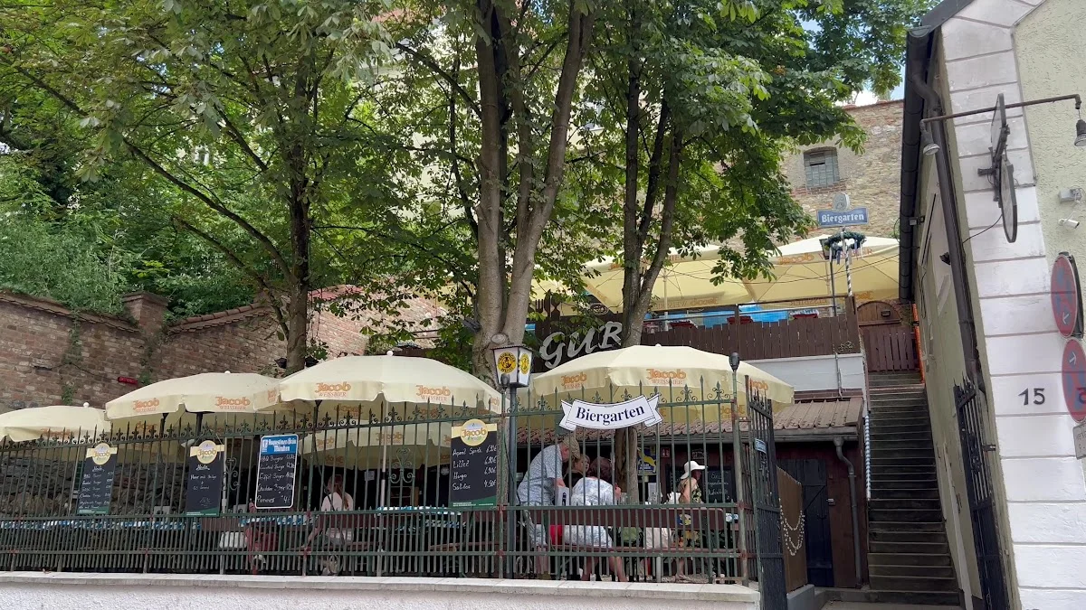 Historische Gaststätte Unterm Rain – Restaurant in Straubing, Bayern