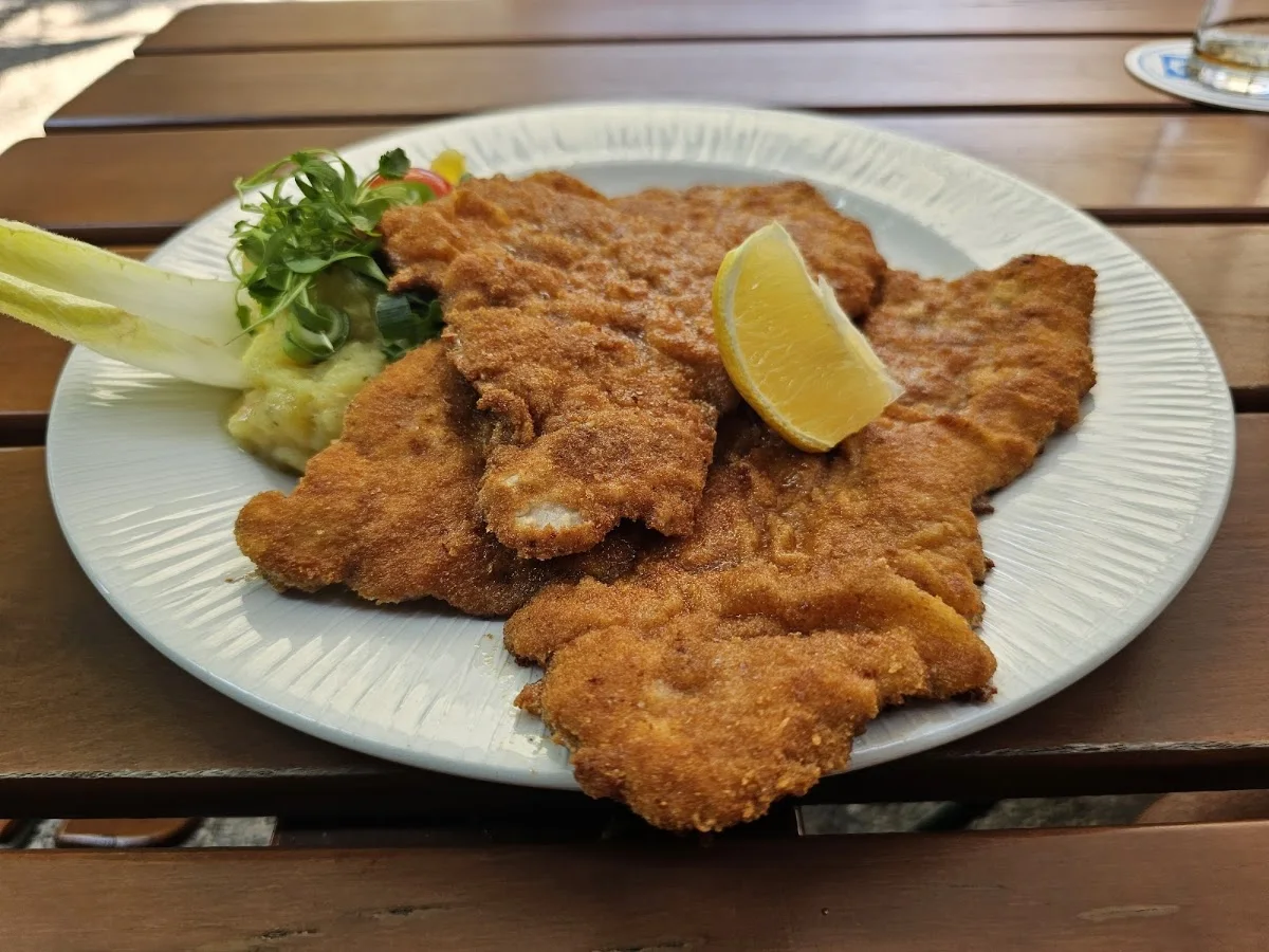 Gaststätte Alter Wirt – Schnitzel in Krailling, Bayern