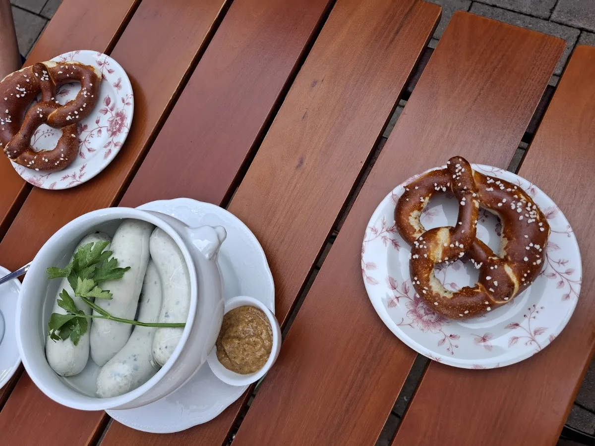 Augustiner am Wörthsee / Strandbad Fleischmann / Kiosk & Biergarten – Brezel in Wörthsee, Bayern